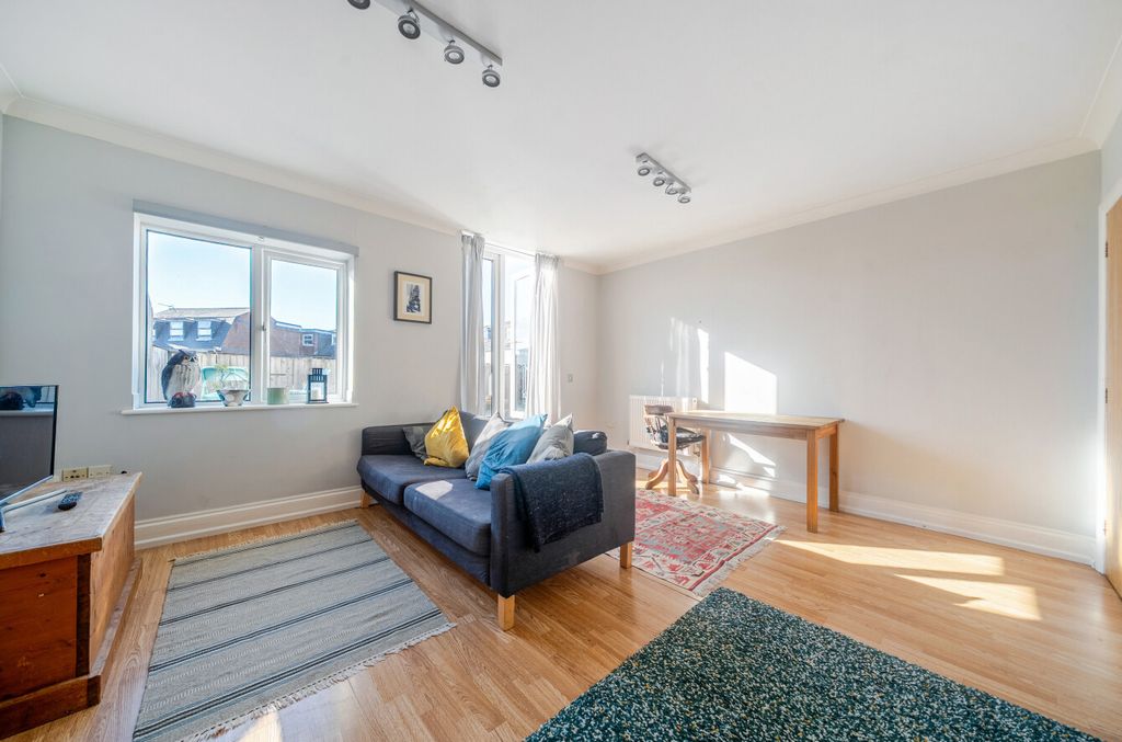 Additional image 4 of 2 bed flat for saleLondon Road, Southampton, Hampshire SO15
