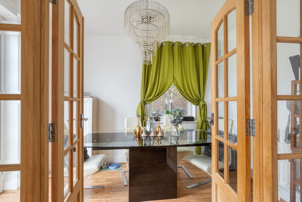 Additional image 6 of 6 bed detached house for saleLewiston Close, Worcester Park KT4