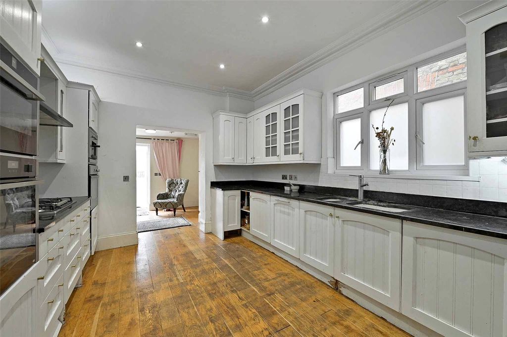 Additional image 7 of 7 bed detached house for saleSt. Leonards Road, Windsor, Berkshire SL4