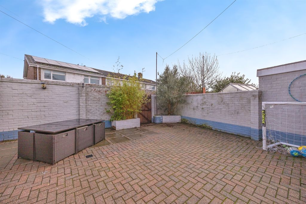 Additional image 8 of 4 bed end terrace house for saleSeaway Crescent, Southsea PO4