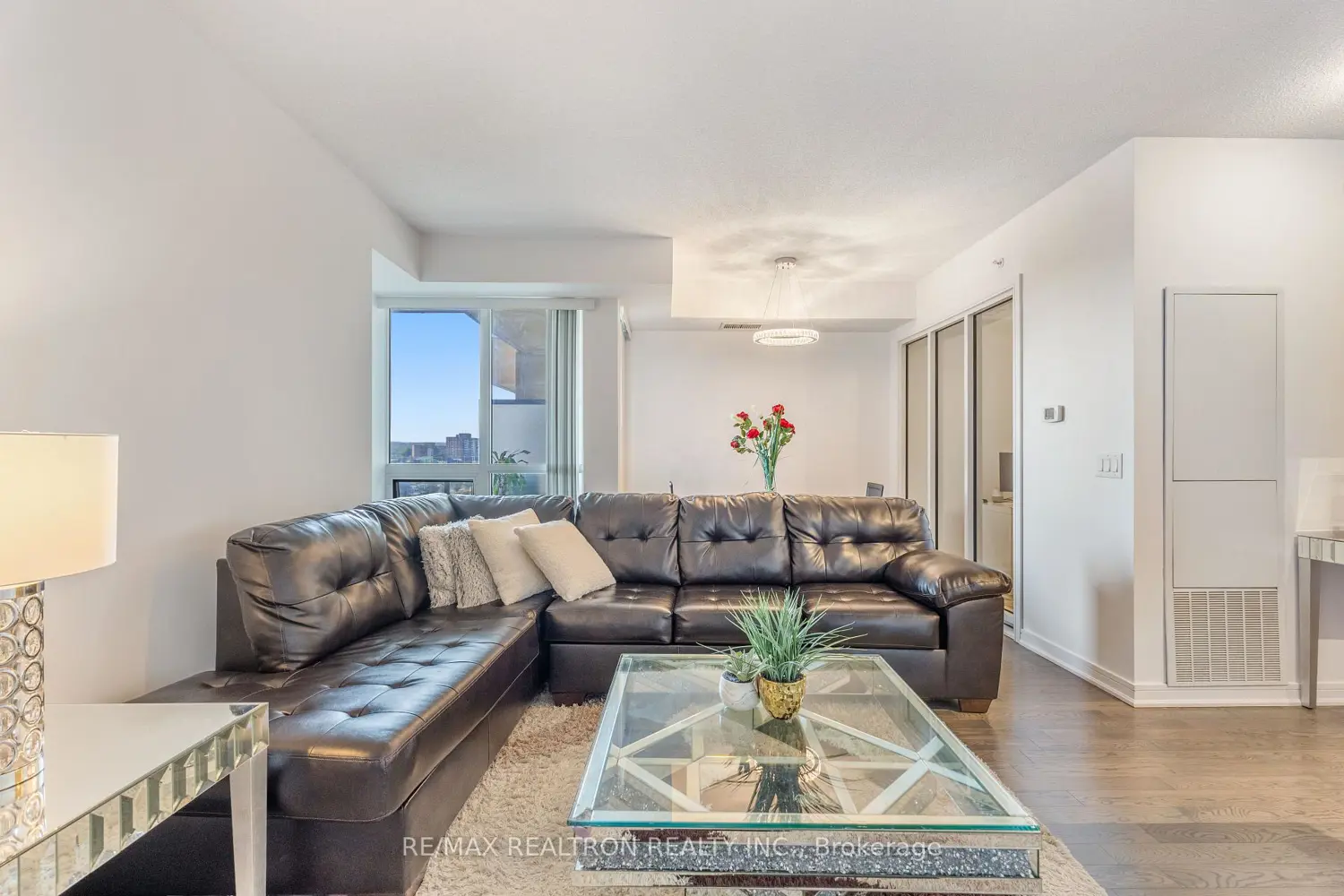 Additional image 5 of 9205 Yonge Street 501