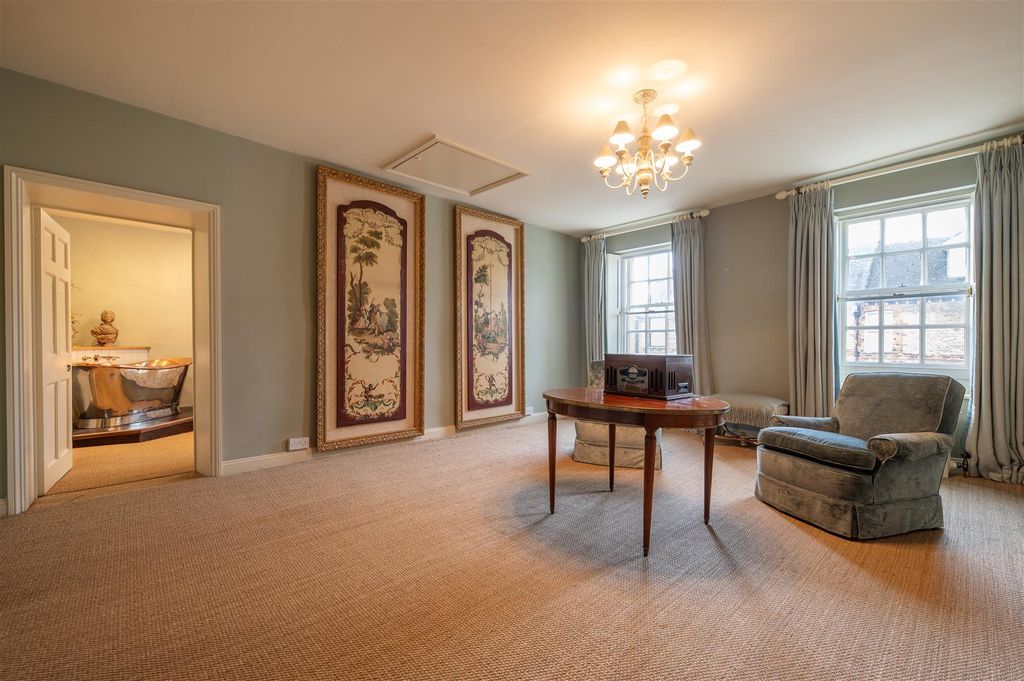 Additional image 10 of 5 bed property for saleOxford Street, Woodstock OX20