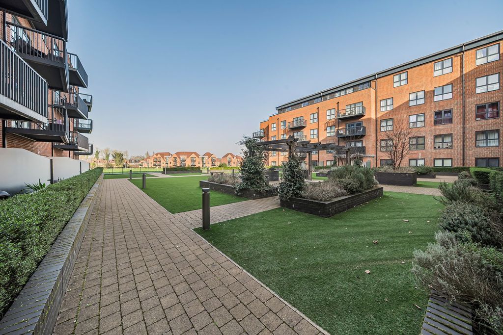 Additional image 20 of 2 bed flat for salePalmer Court, Pitcher Lane, Ashford TW15