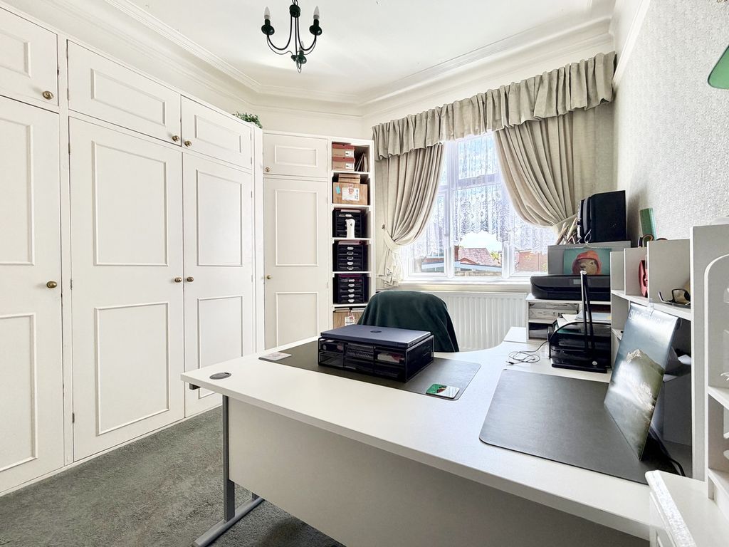 Additional image 8 of 7 bed detached house for salePostern Road, Newport PO30