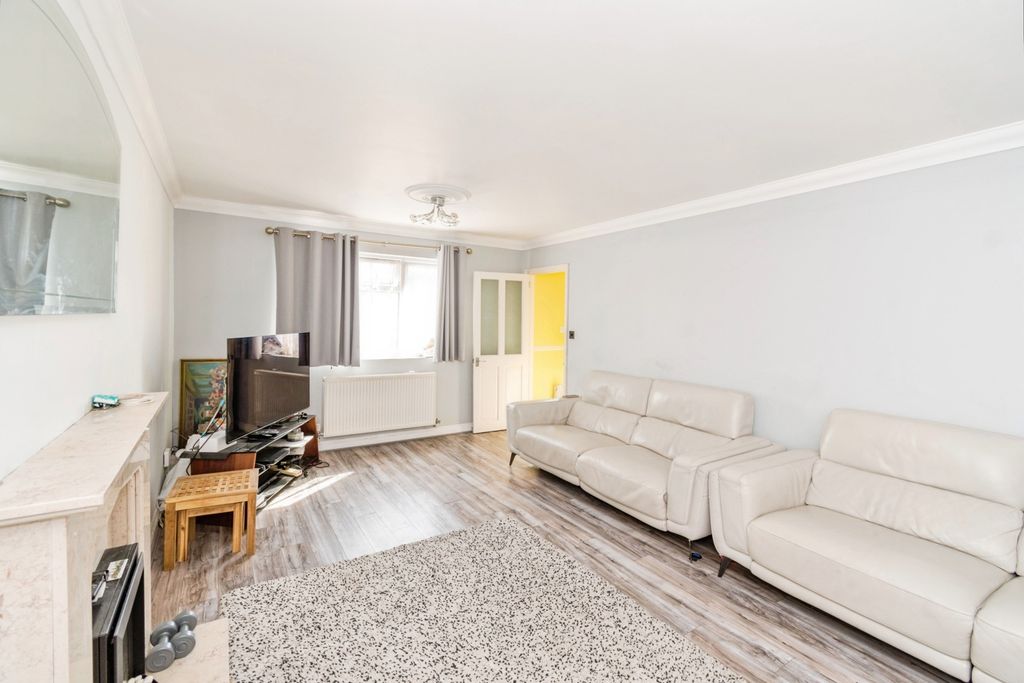 Additional image 16 of 4 bed semi-detached house for saleCoxford Road, Southampton, Hampshire SO16