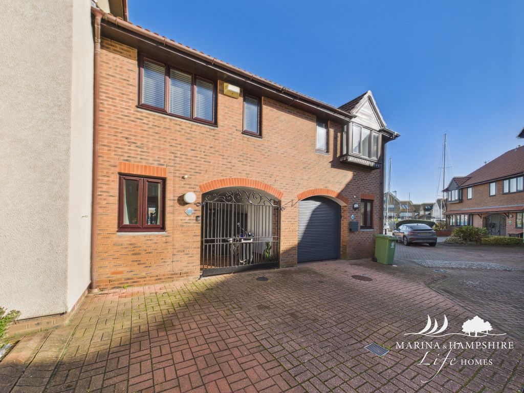 Additional image 31 of 3 bed town house for saleNewlyn Way, Portsmouth PO6