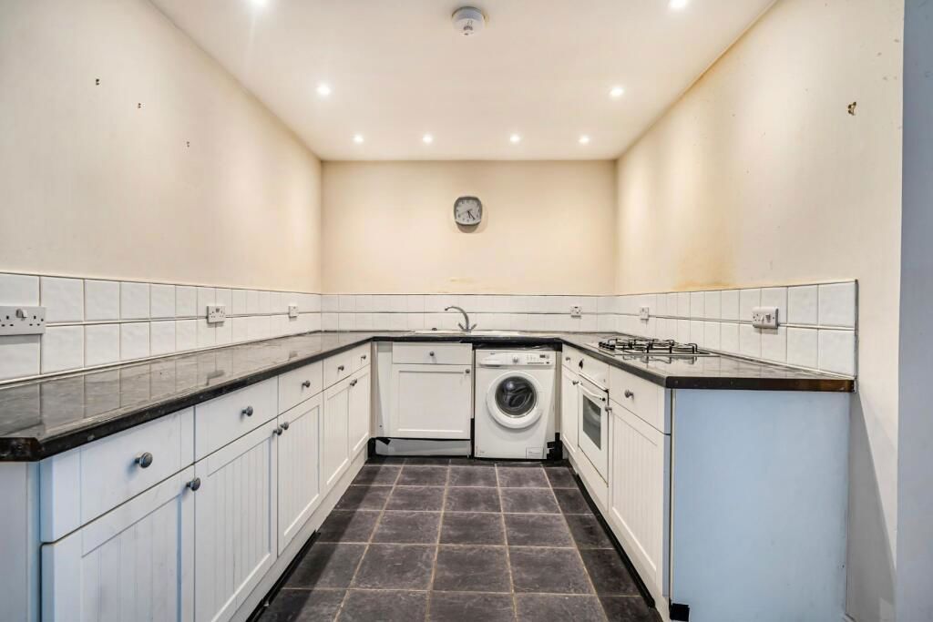Additional image 2 of 2 bed flat for saleLondon Road, Portsmouth PO2