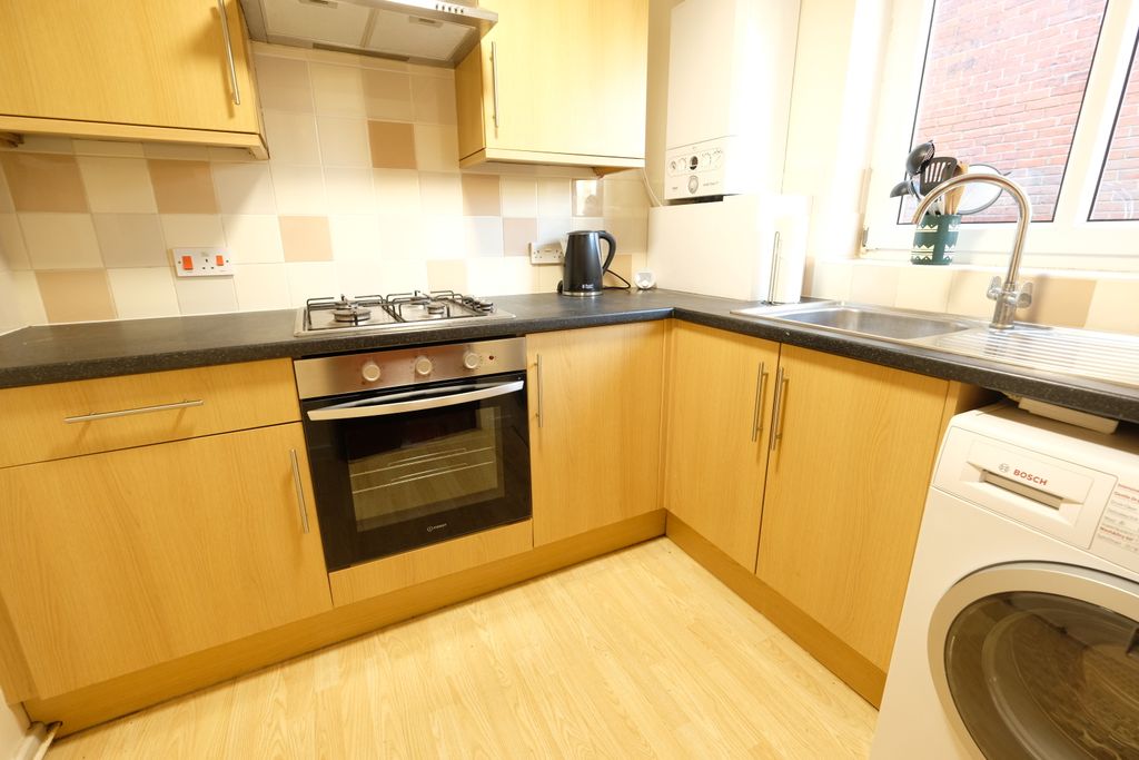 Additional image 3 of 2 bed flat for saleLawn Road, Southampton SO17