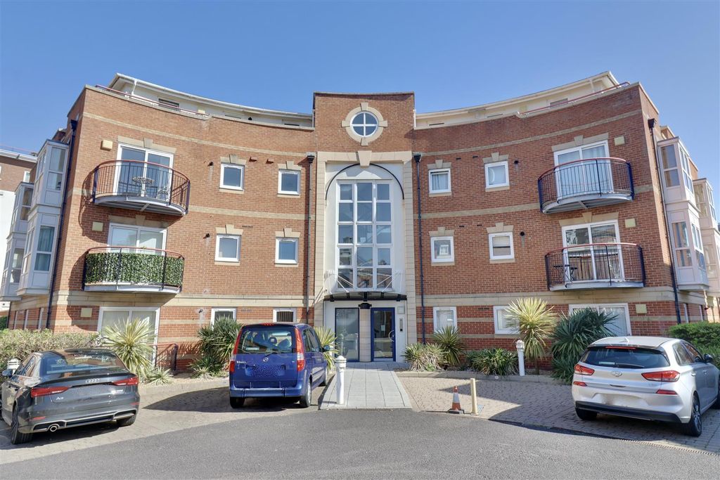 Additional image 3 of 1 bed flat for saleGunwharf Quays, Portsmouth PO1