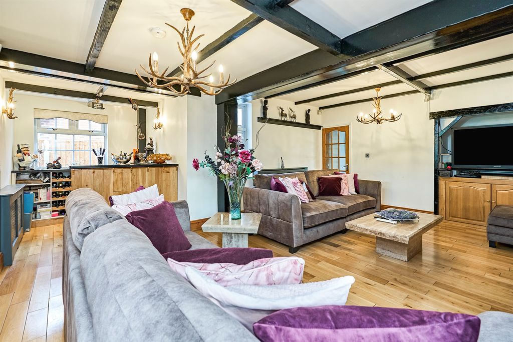 Additional image 9 of 4 bed detached house for saleStourbridge Road, Penn, Wolverhampton WV4