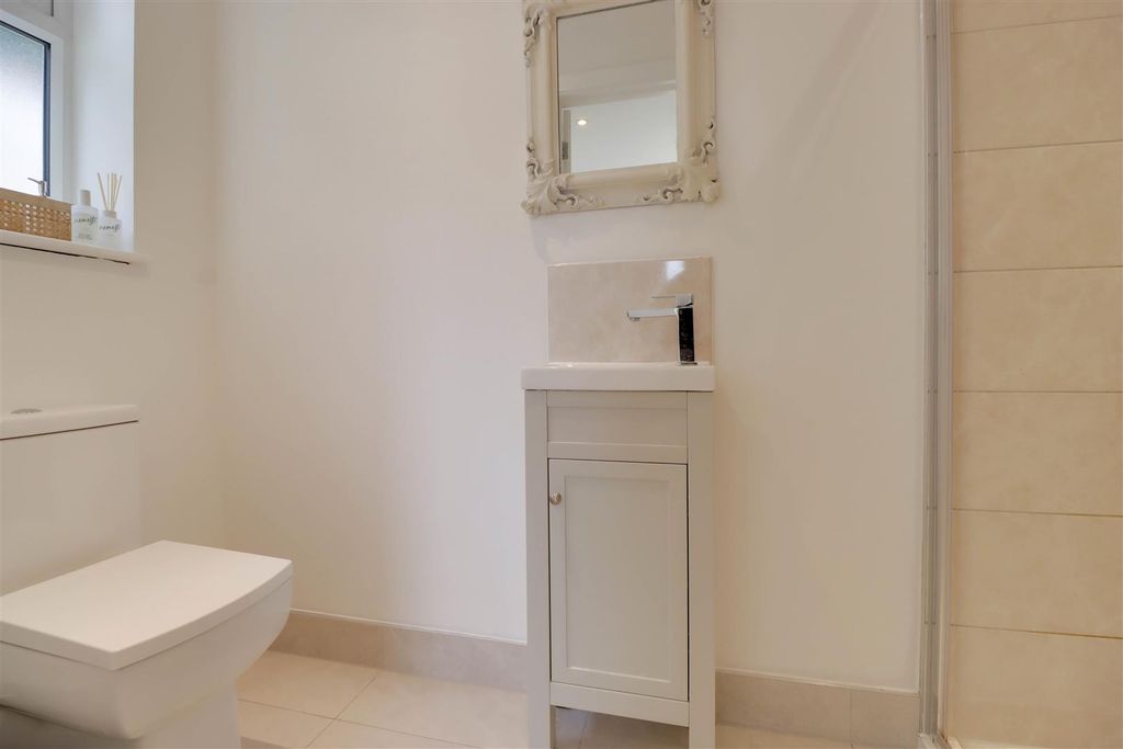 Additional image 22 of 3 bed detached bungalow for saleSugden Avenue, Wickford SS12