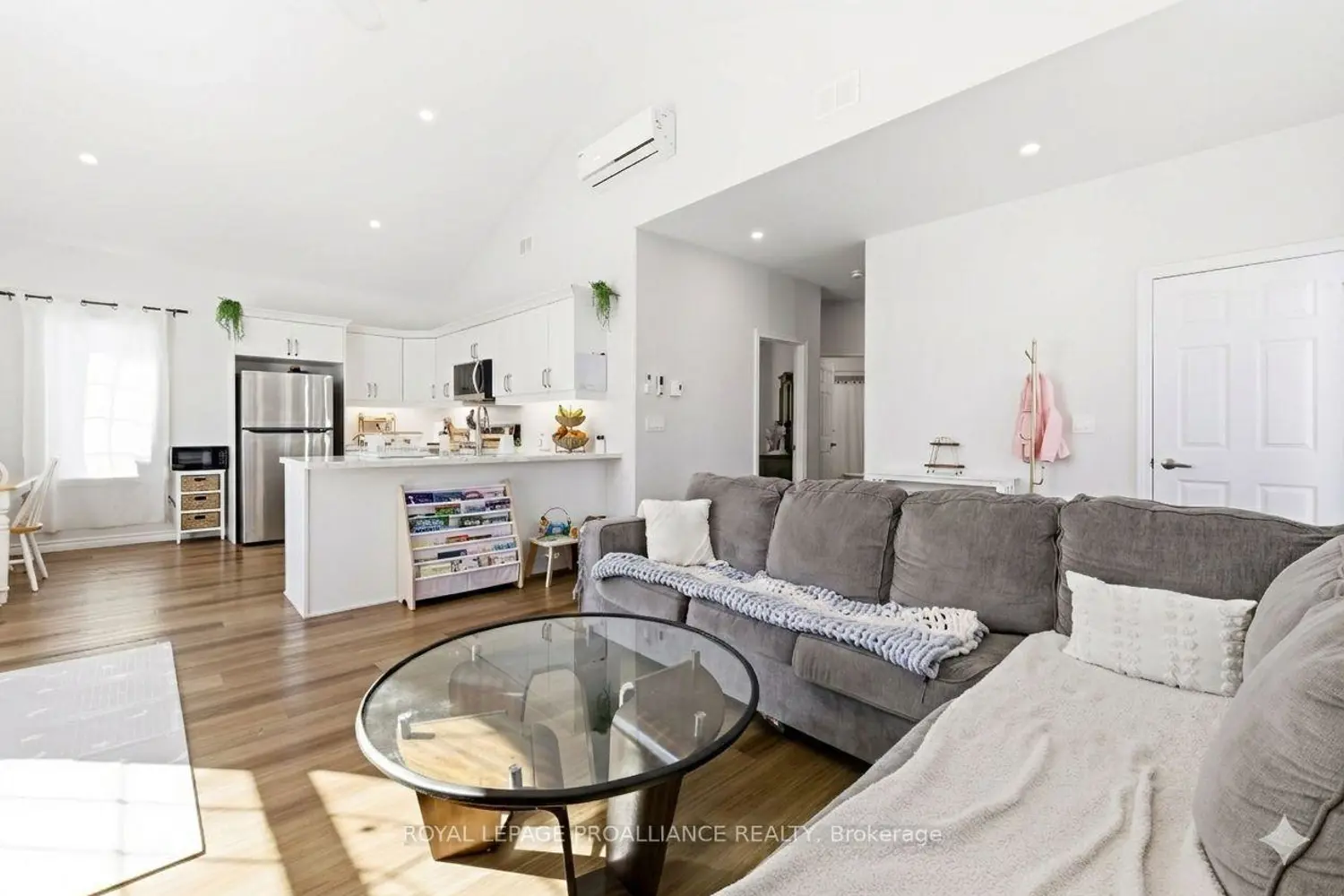 Additional image 8 of 300 Croft Street 202