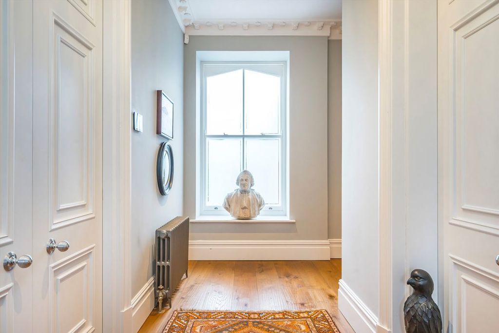 Additional image 4 of 5 bed property for saleKings Road, Richmond TW10
