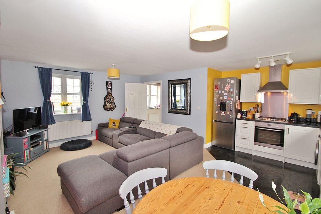 Additional image 4 of 1 bed flat for saleAshcombe Crescent, Witney OX28