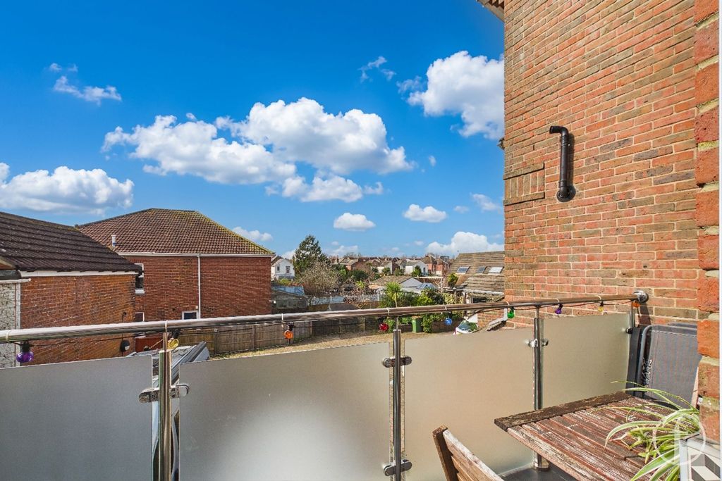 Additional image 11 of 3 bed end terrace house for salePriory Avenue, Southampton SO17
