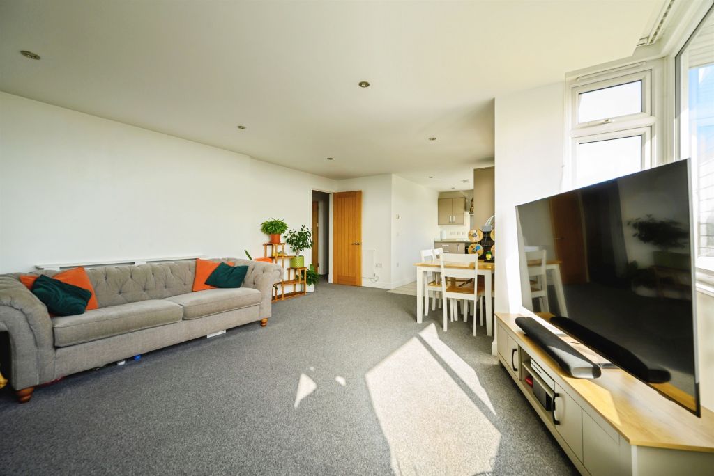Additional image 12 of 2 bed flat for saleLondon Road, Portsmouth PO2