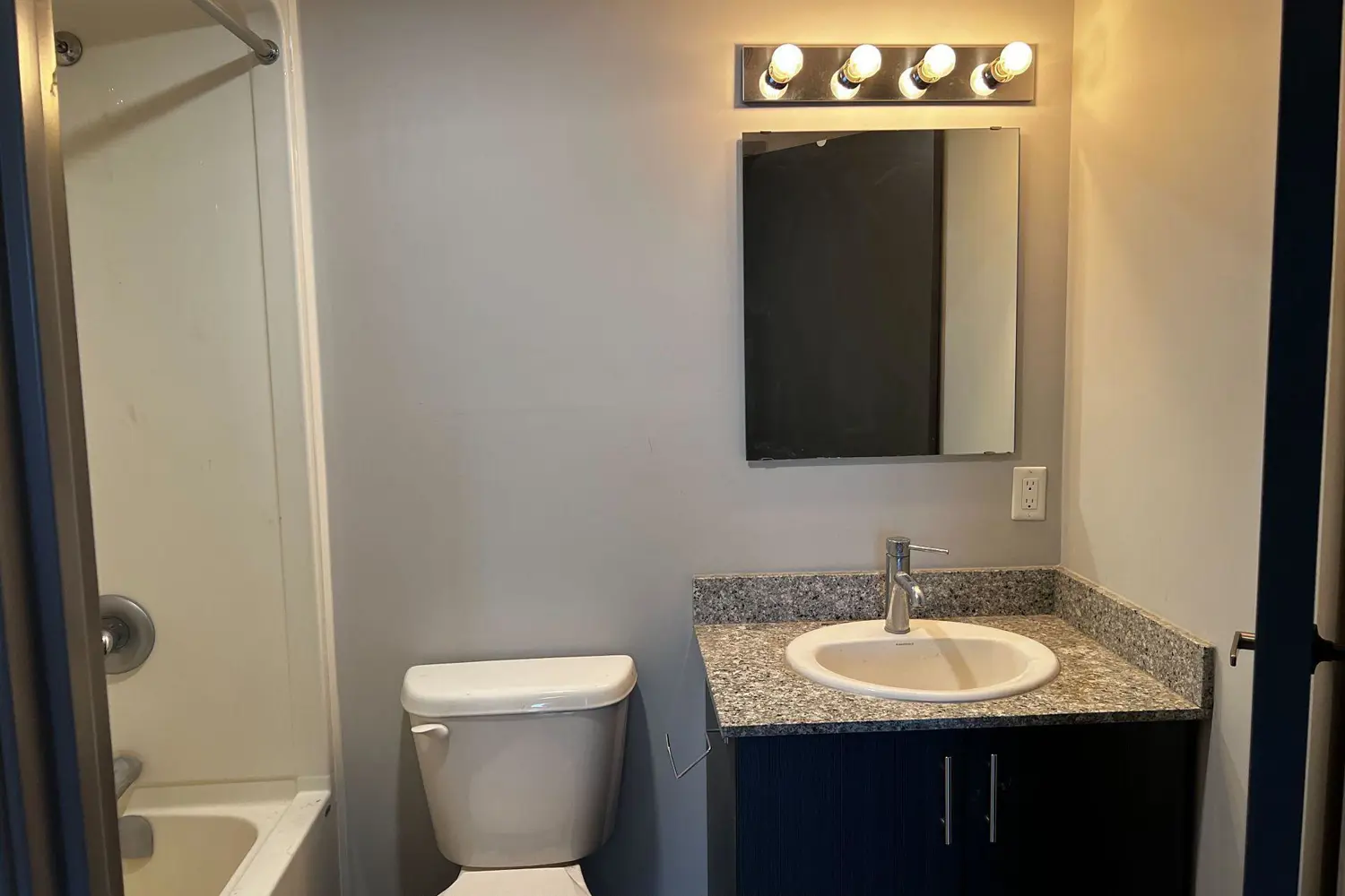 Additional image 11 of 275 Larch Street G612
