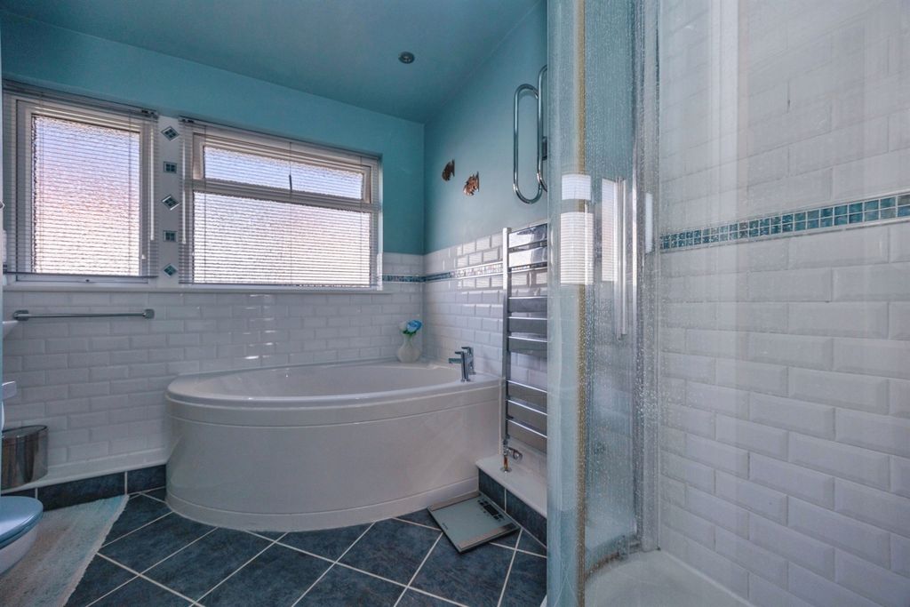 Additional image 22 of 3 bed semi-detached house for saleSeaway Crescent, Southsea PO4