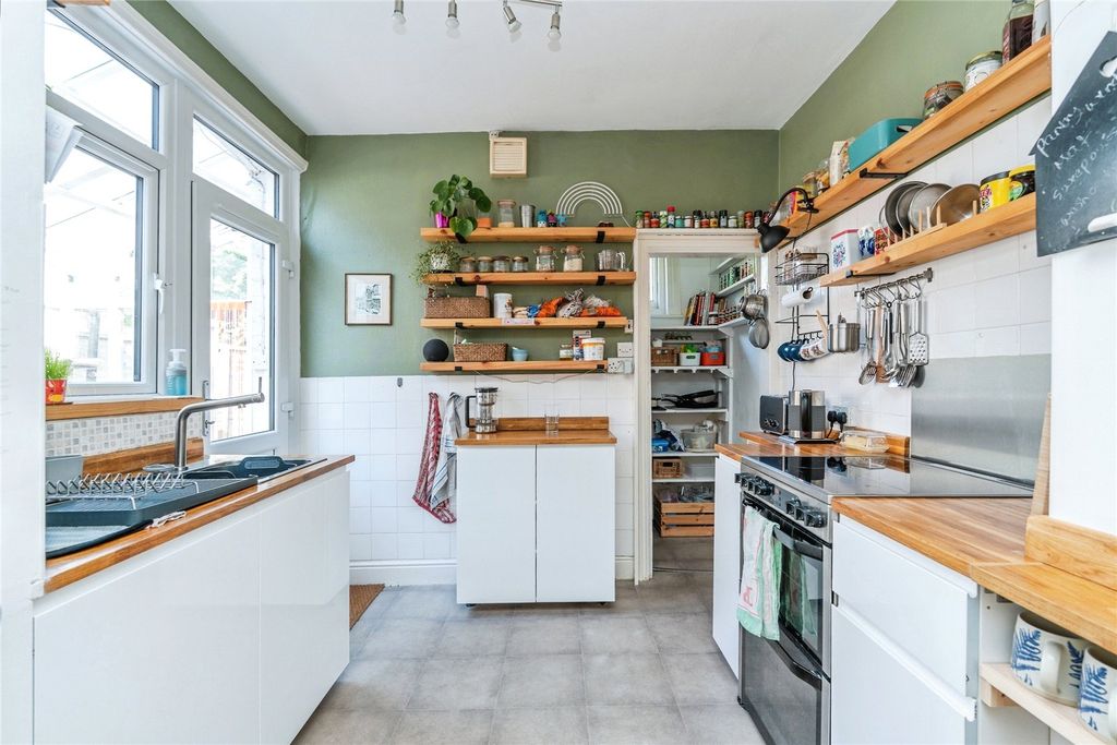 Additional image 4 of 4 bed semi-detached house for saleSuffolk Avenue, Shirley, Southampton, Hampshire SO15