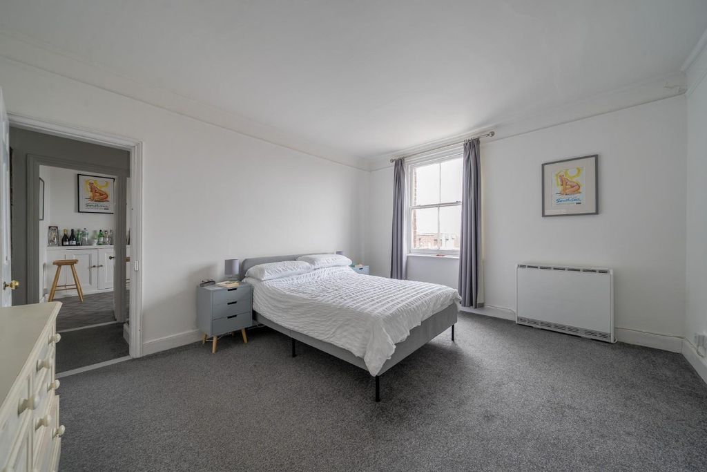 Additional image 7 of 2 bed flat for saleHigh Street, Portsmouth PO1