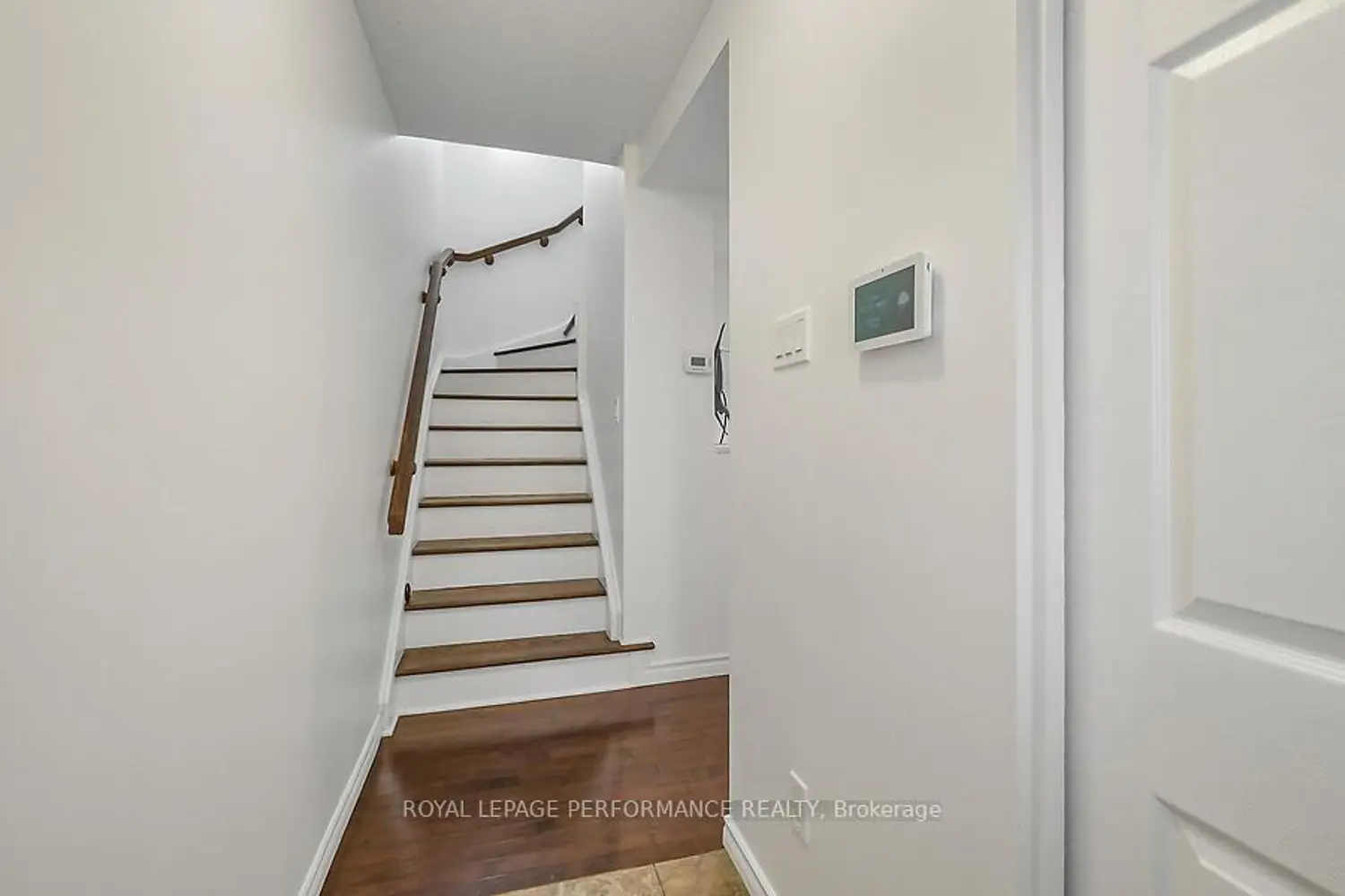 2654 Draper Avenue photo 3