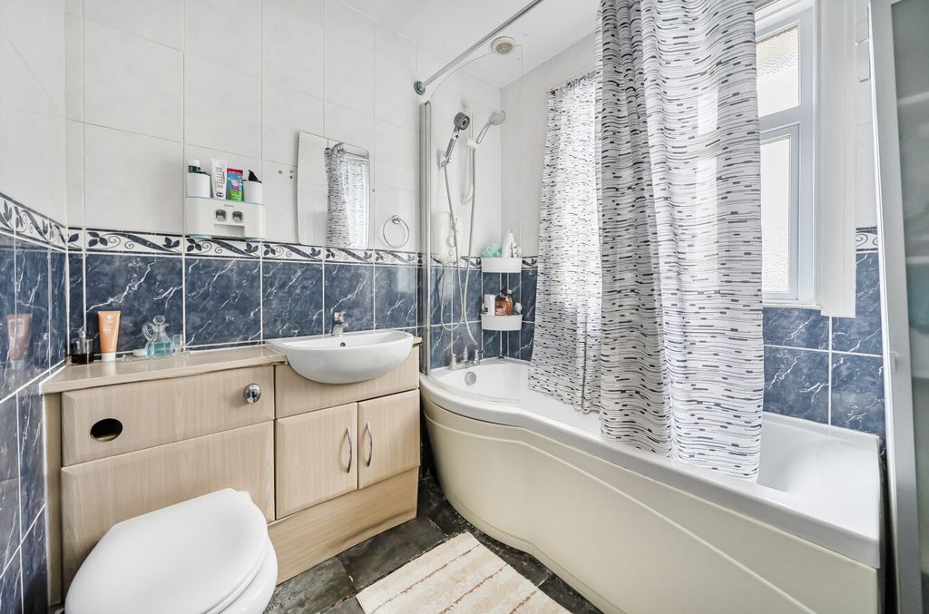Additional image 7 of 3 bed semi-detached house for saleWinchester Road, Upper Shirley, Southampton, Hampshire SO16