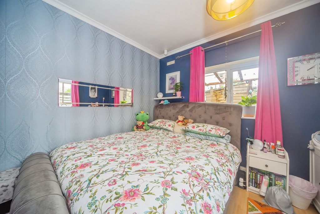 Additional image 12 of 2 bed flat for saleTwyford Avenue, Portsmouth PO2