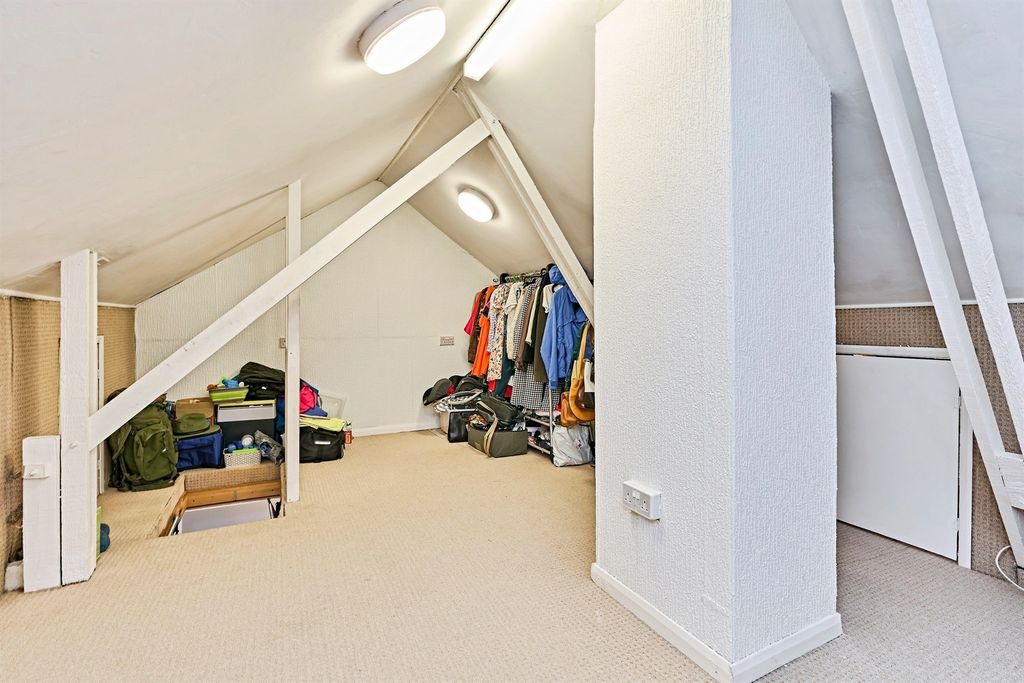 Additional image 15 of 4 bed semi-detached house for saleLinden Lane, Willenhall WV12