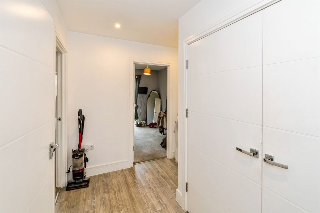 Additional image 14 of 2 bed flat for saleMeridian Way, Southampton SO14