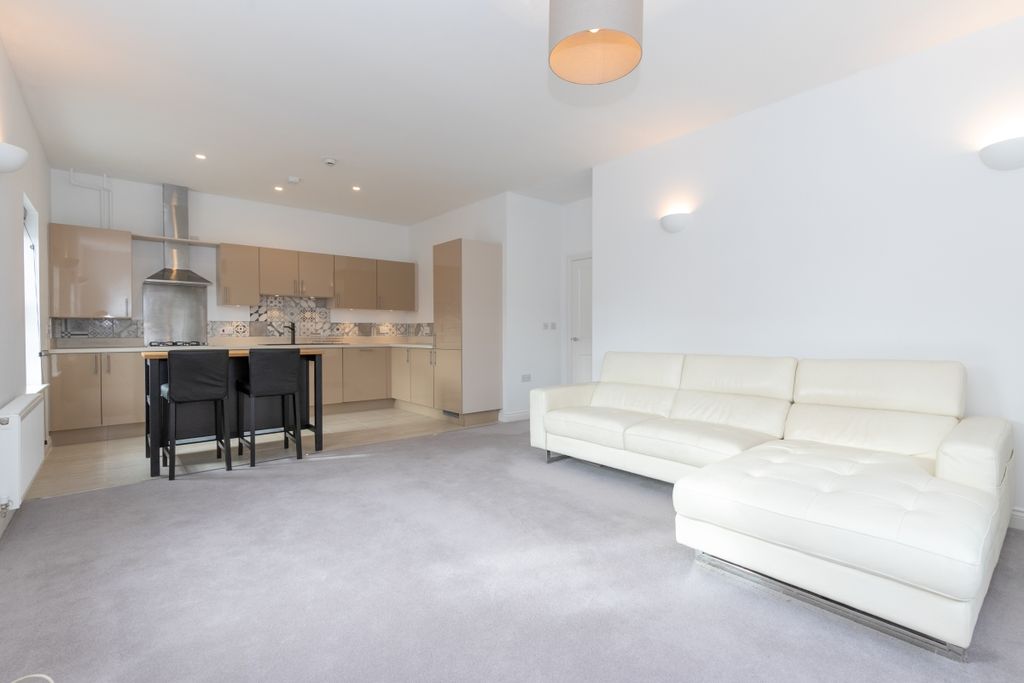 Additional image 4 of 2 bed flat for saleButtercross Lane, Witney OX28