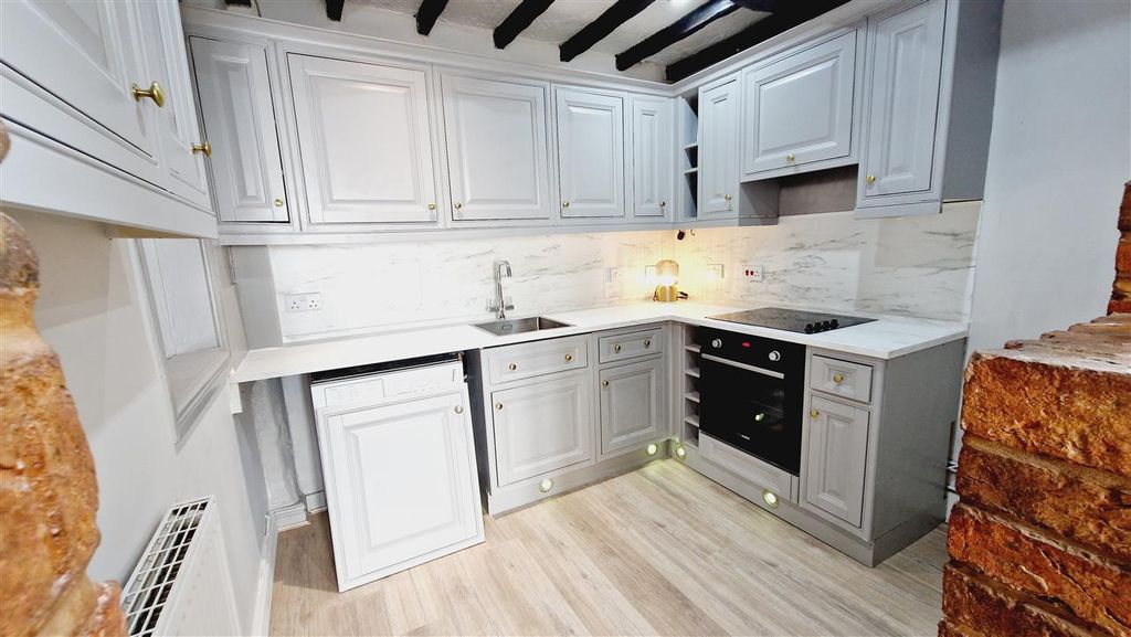 Additional image 3 of 5 bed semi-detached house for saleSeaton Street, Winsford CW7