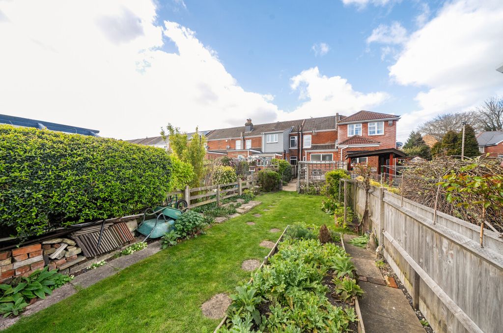 Additional image 8 of 2 bed terraced house for salePointout Road, Bassett, Southampton, Hampshire SO16