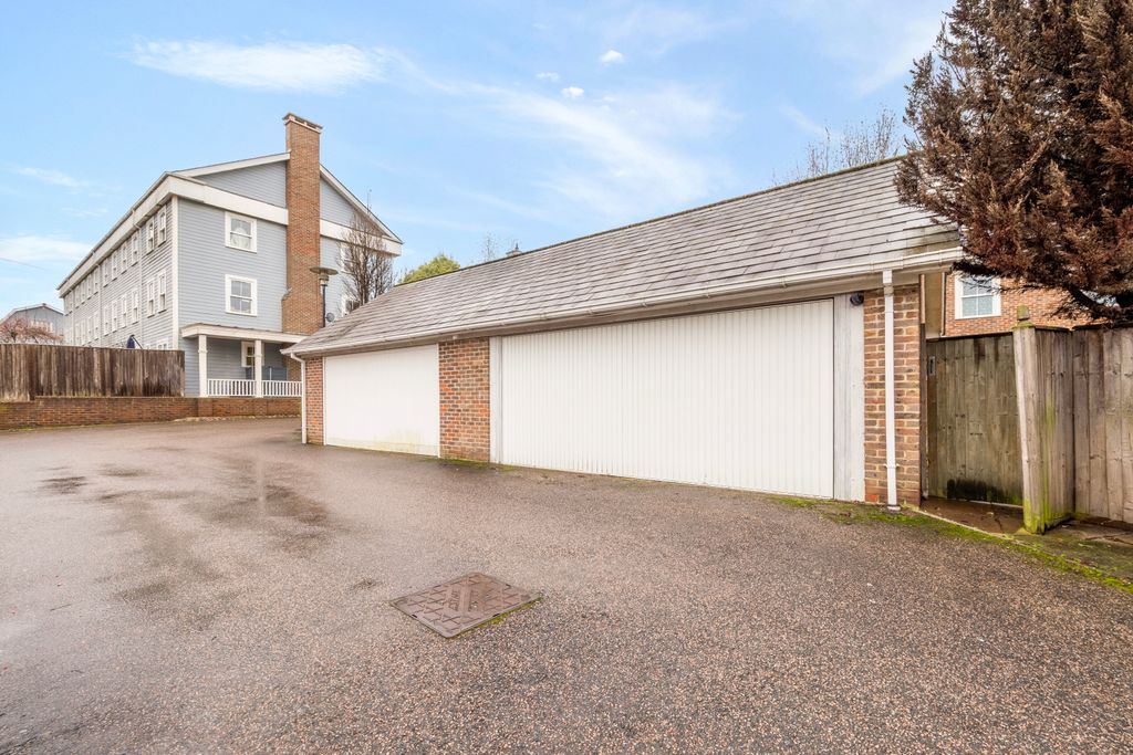 Additional image 18 of 6 bed detached house for saleLewiston Close, Worcester Park KT4