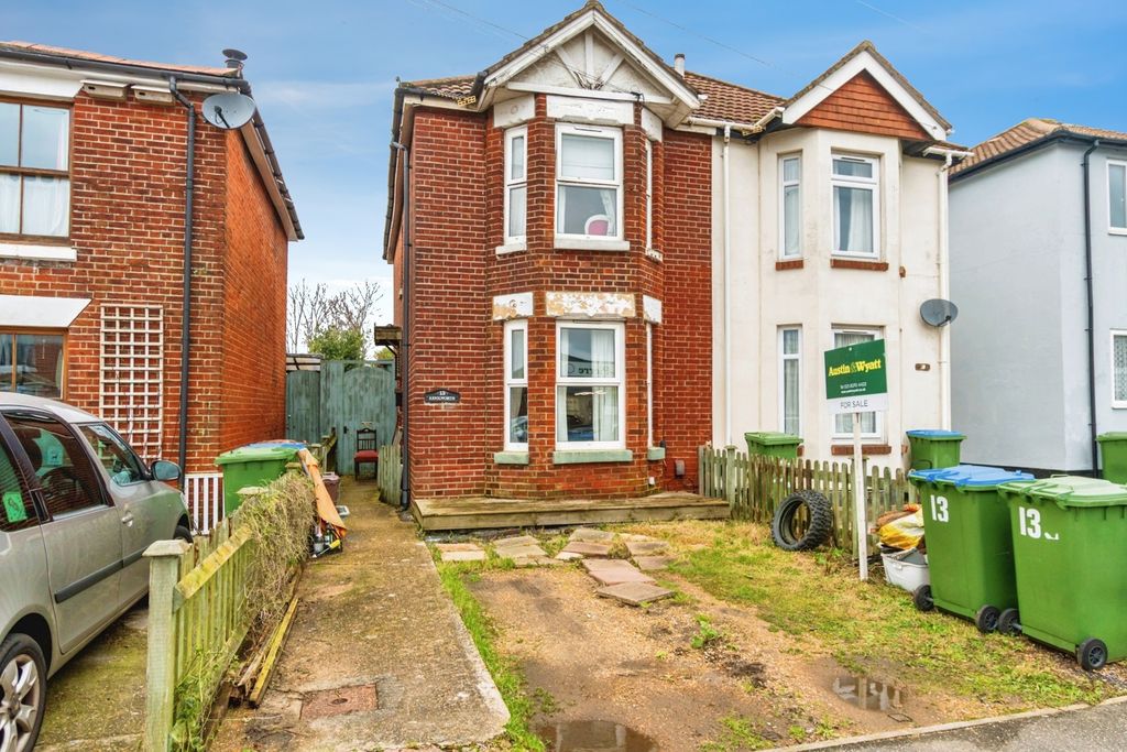 Additional image 15 of 3 bed semi-detached house for saleShirley Park Road, Southampton, Hampshire SO16