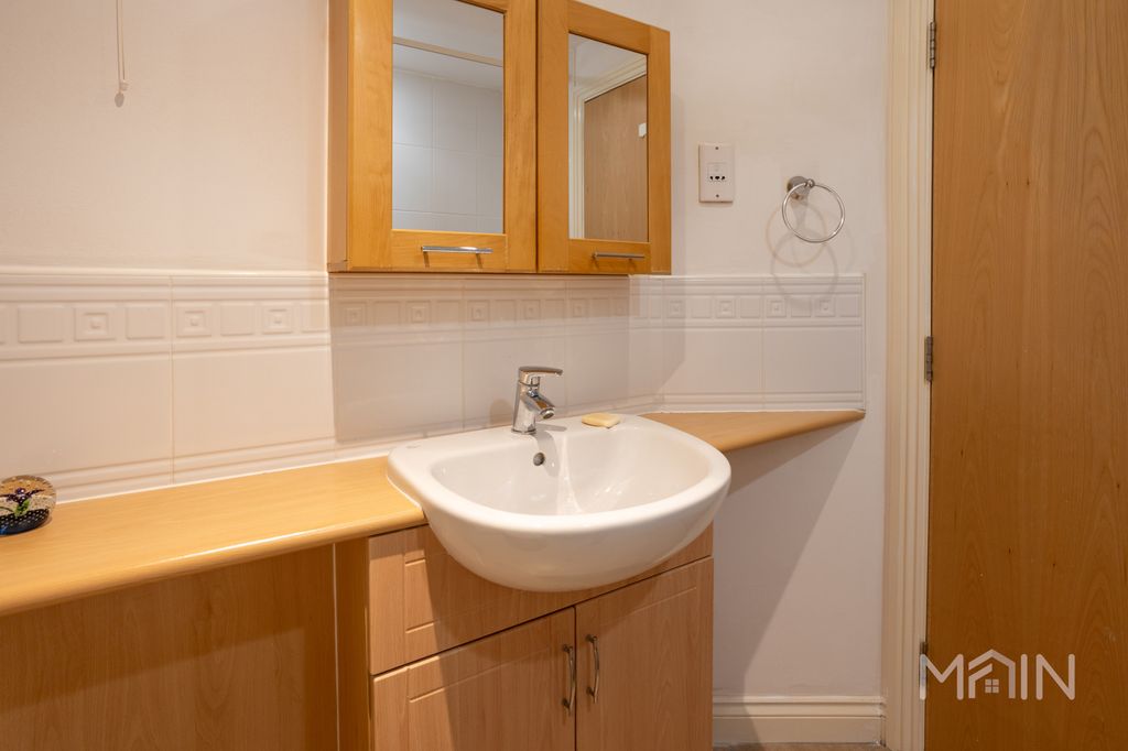 Additional image 10 of 1 bed flat for saleFlat 63 4, Birkby Close, Hamilton, Leicester, Leicestershire LE5