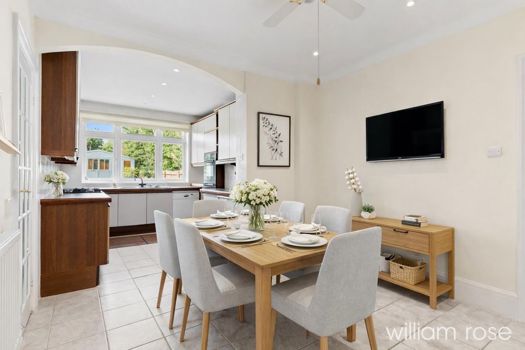 Additional image 6 of 7 bed semi-detached house for saleKings Avenue, Woodford Green IG8