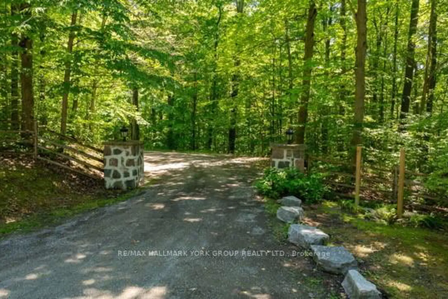 4235 17Th Side Road