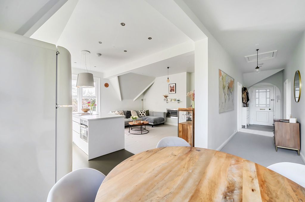 Additional image 13 of 3 bed flat for saleMerton Ford, Pages Croft, Wokingham, Berkshire RG40