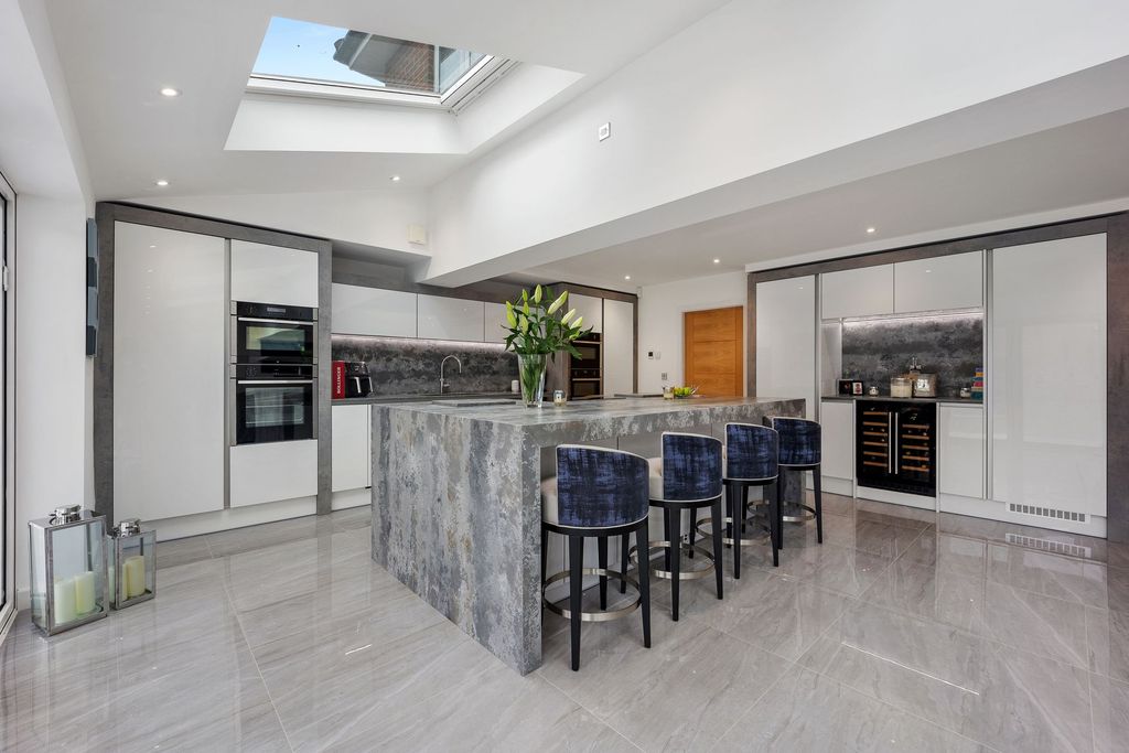 Additional image 3 of 5 bed detached house for saleBlack Horse Lane, Widnes WA8