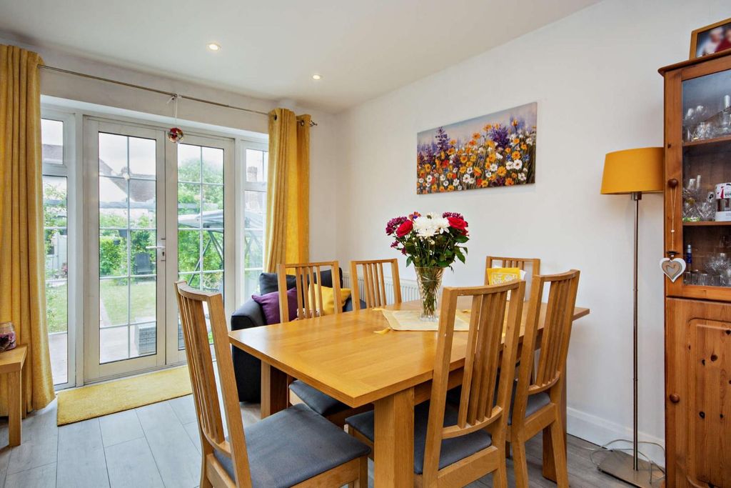 Additional image 5 of 3 bed semi-detached house for saleBrownrigg Road, Ashford TW15