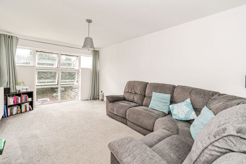 Additional image 3 of 2 bed flat for saleRoberts Road, Southampton, Hampshire SO15