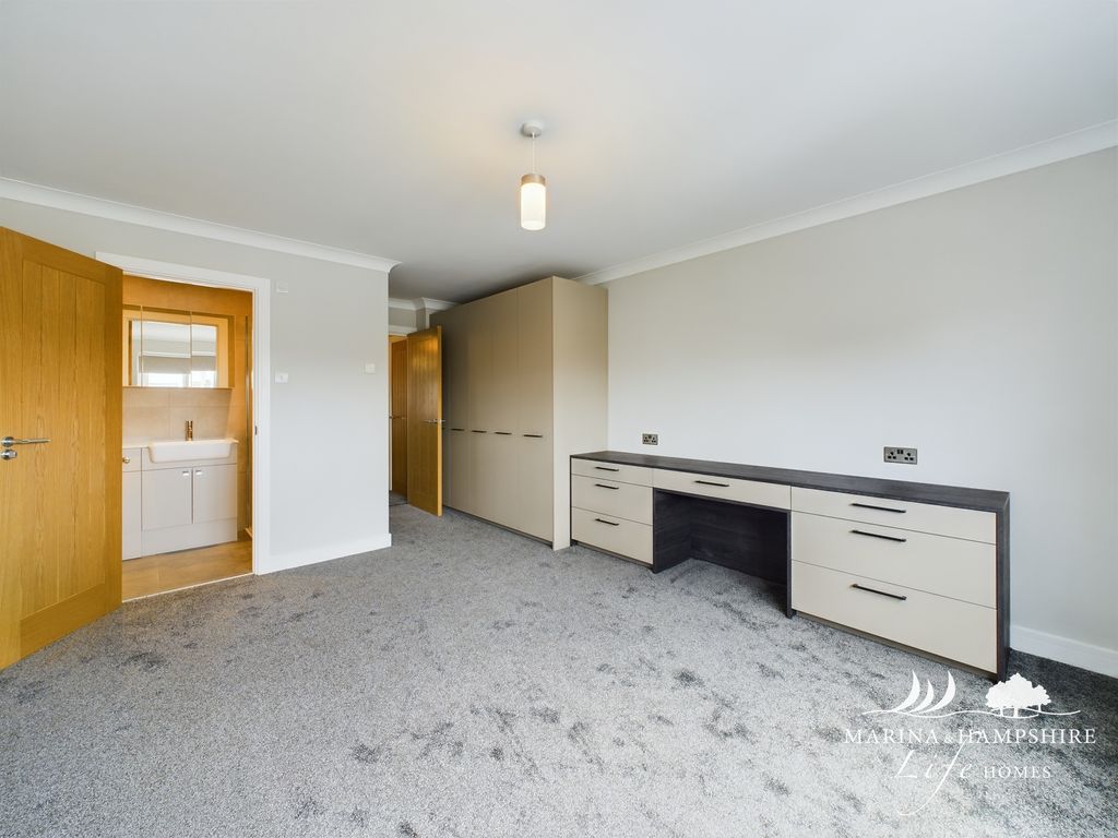 Additional image 19 of 3 bed terraced house for saleCarbis Close, Portsmouth PO6