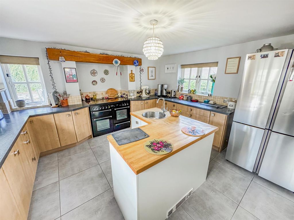 Additional image 21 of 5 bed detached house for saleRockingham Road, Cottingham, Market Harborough LE16