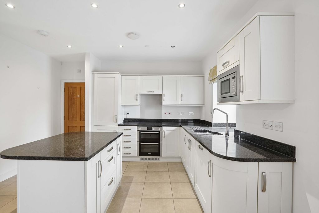 Additional image 3 of 2 bed flat for saleWitan Way, Witney OX28