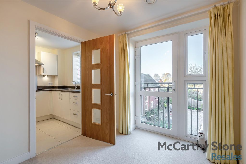 2 bed flat for saleBrindley Gardens, Bilbrook, Wolverhampton WV8 photo 5
