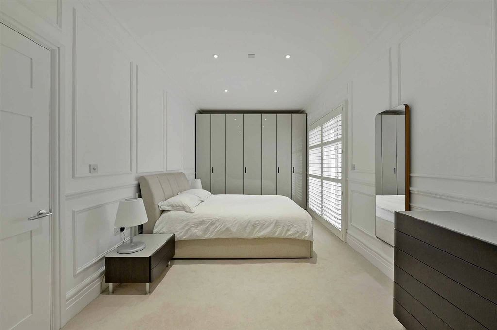 Additional image 14 of 3 bed flat for saleThe Residence, 26 Trinity Place, Windsor, Berkshire SL4
