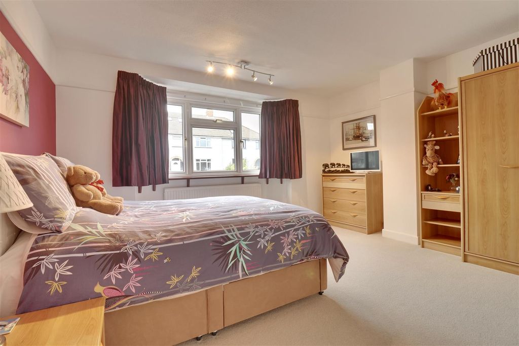 Additional image 13 of 3 bed detached house for saleBlake Road, Drayton, Portsmouth PO6