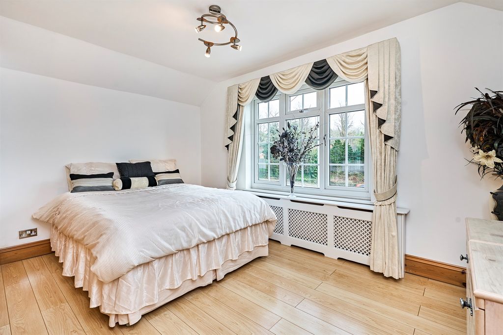 Additional image 13 of 4 bed detached house for saleStourbridge Road, Penn, Wolverhampton WV4