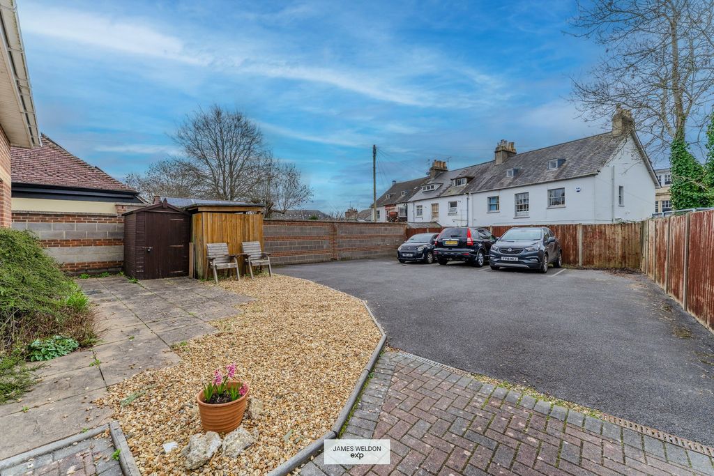 Additional image 13 of 2 bed flat for salePark Lane Court, Park Lane, Wimborne BH21