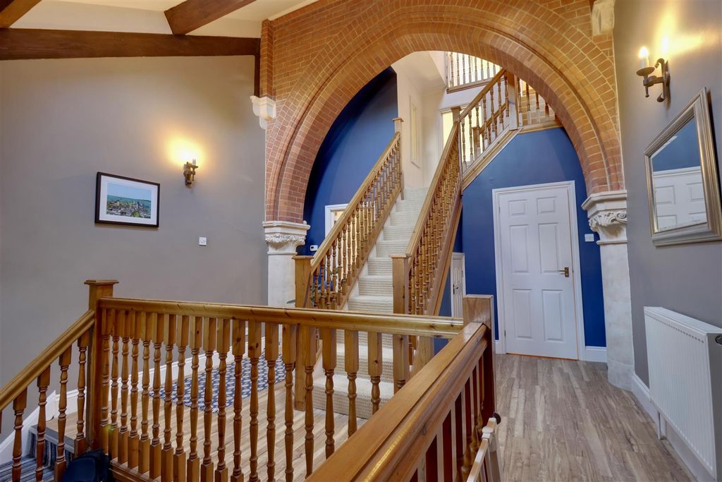 Additional image 2 of 3 bed town house for saleHenderson Road, Southsea PO4